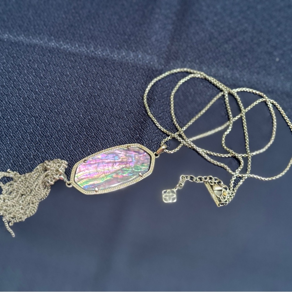 Kendra Scott Elegant Silver and Abalone Pendant Necklace